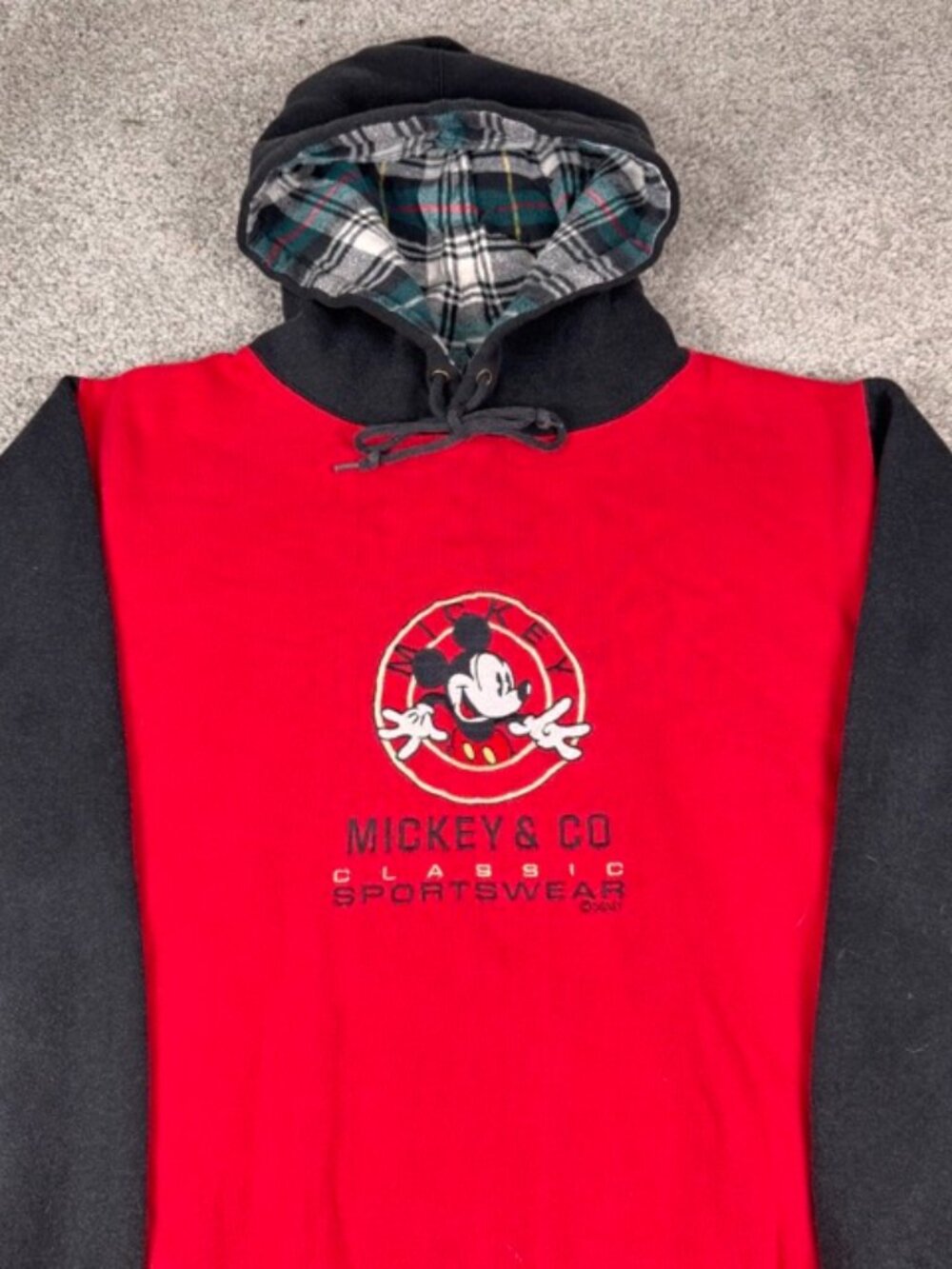 Vintage Mickey and Co Red Black Hoodie Pullover Size L 90s Disney Embroidered